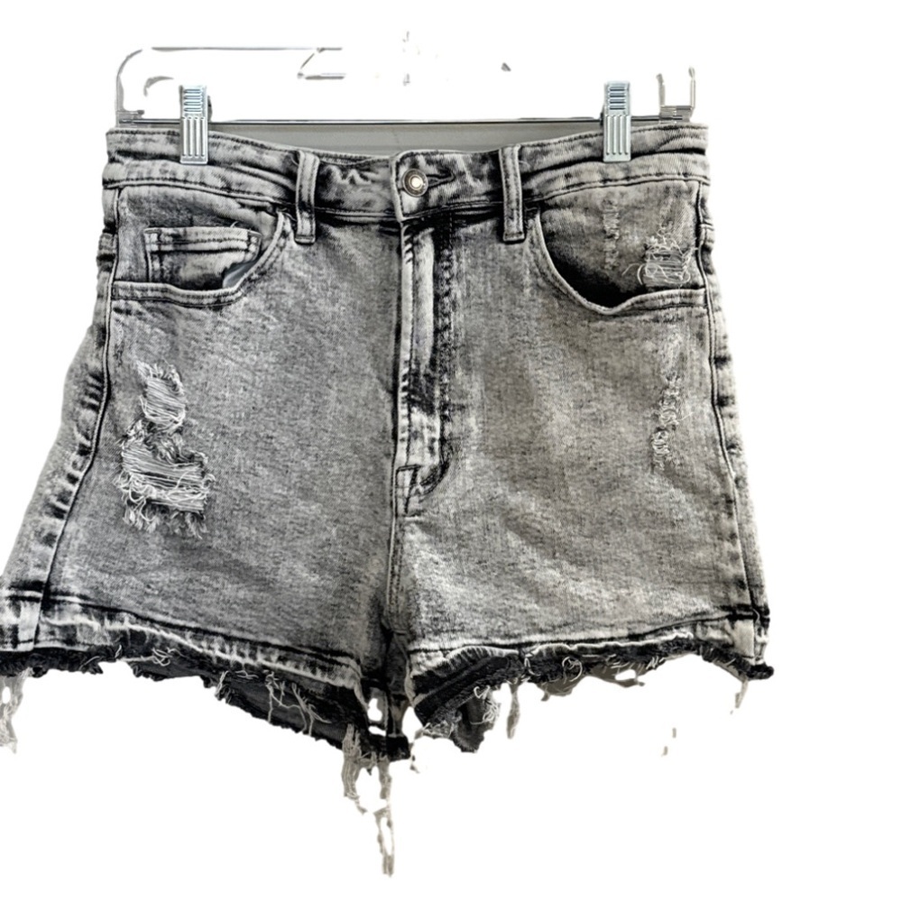 Women's Vervet Los Angeles Distressed Raw Hem Black Acid Wash Shorts. Size L